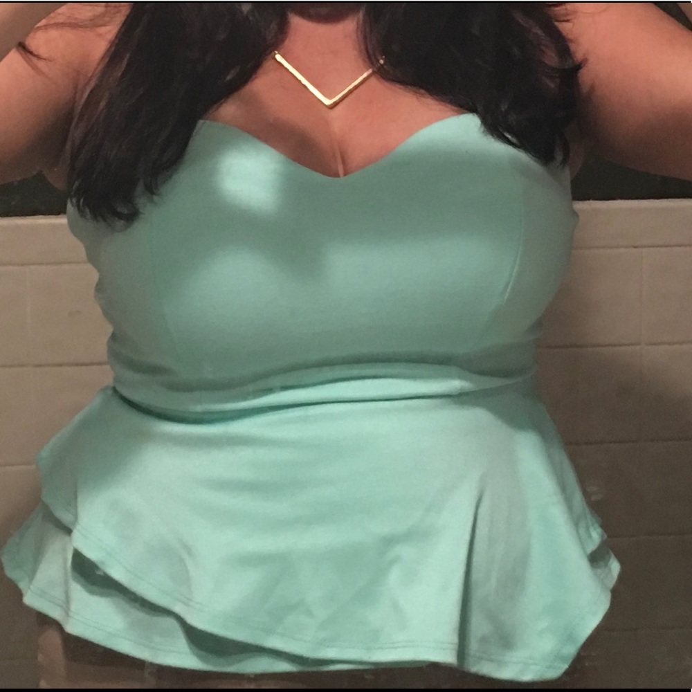 Adorable sweetheart peplum tube top in mint green